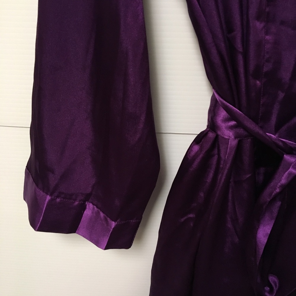 Purple Morgan Taylor Robe - Picture 2 of 8